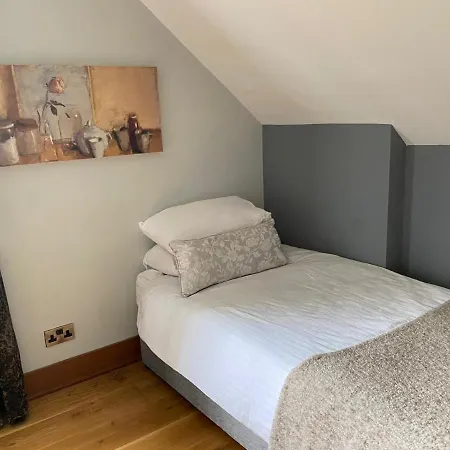 Bed and Breakfast Corness House